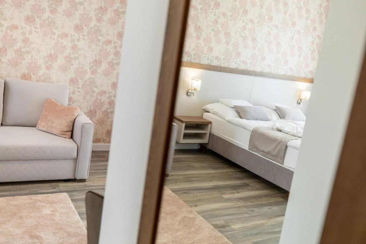 Aszuvilag Rezidencia With Sauna & Jacuzzi Legyesbenye Екстер'єр фото