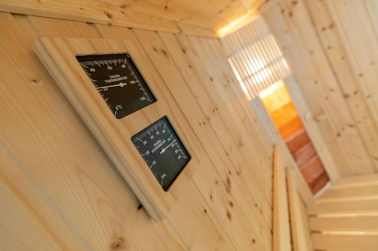 Aszuvilag Rezidencia With Sauna & Jacuzzi Legyesbenye Екстер'єр фото