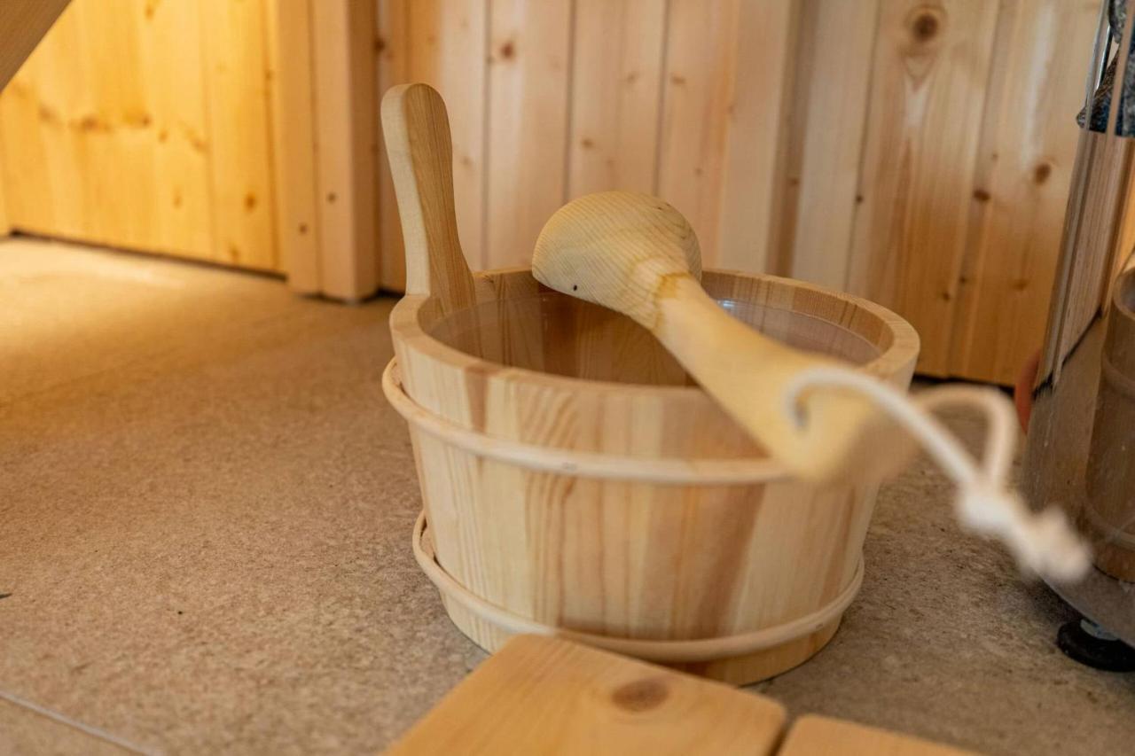 Aszuvilag Rezidencia With Sauna & Jacuzzi Legyesbenye Екстер'єр фото