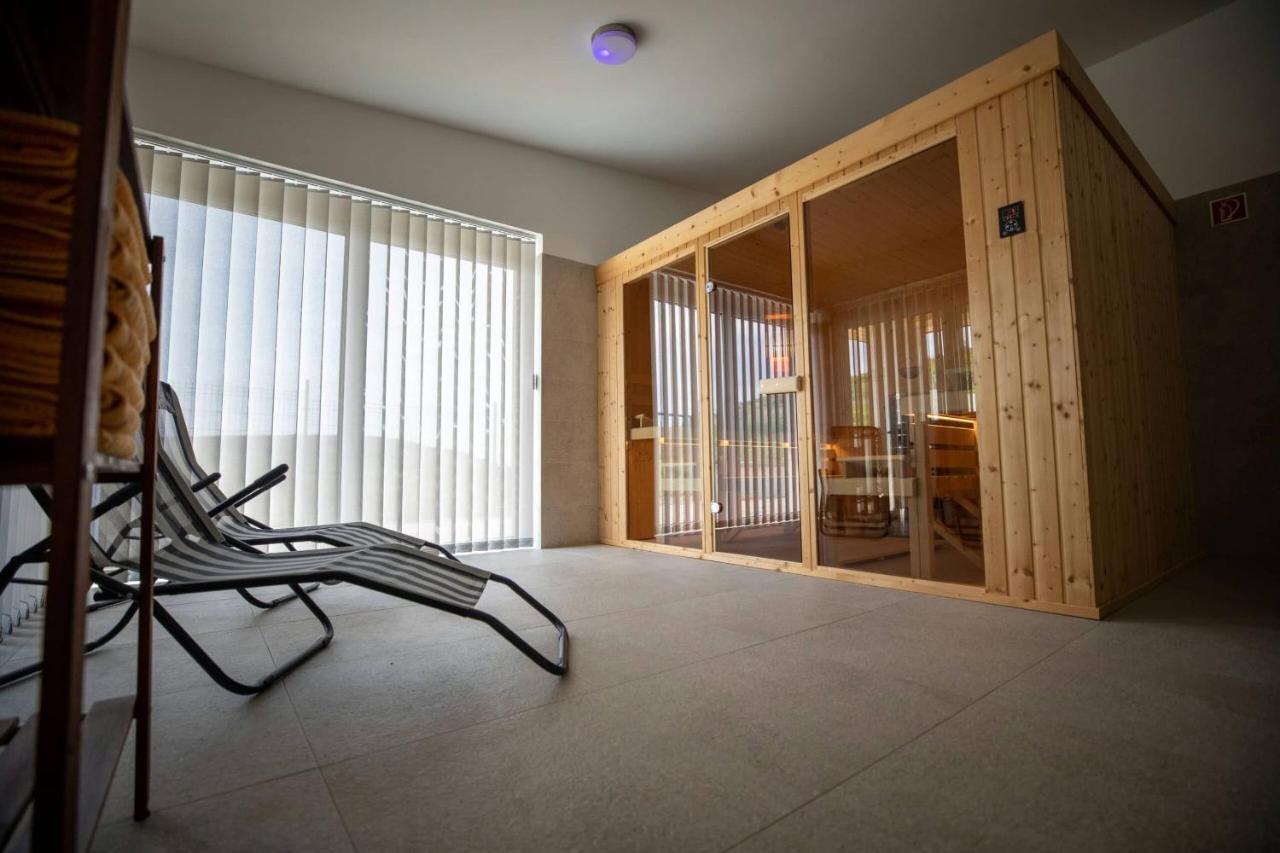 Aszuvilag Rezidencia With Sauna & Jacuzzi Legyesbenye Екстер'єр фото