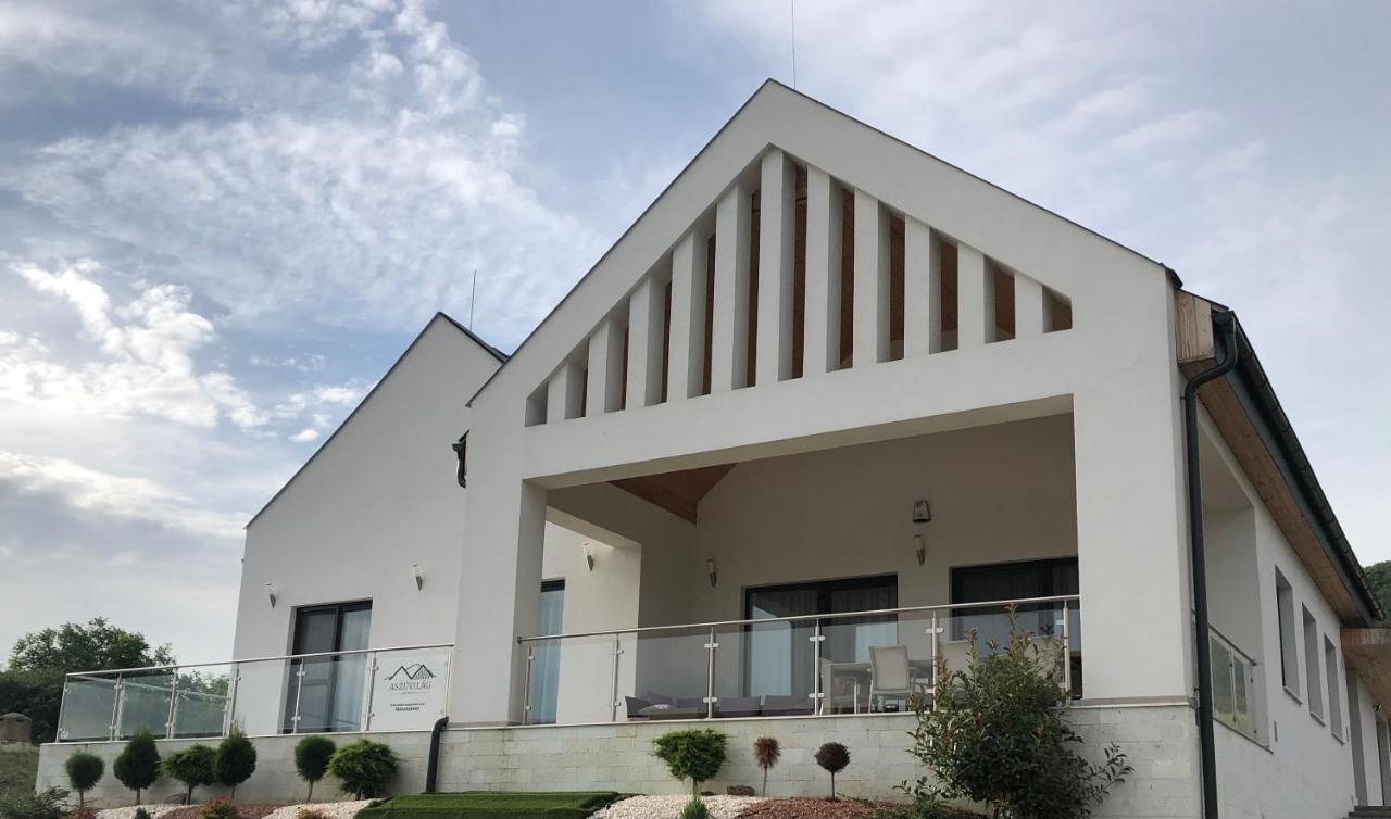 Aszuvilag Rezidencia With Sauna & Jacuzzi Legyesbenye Екстер'єр фото
